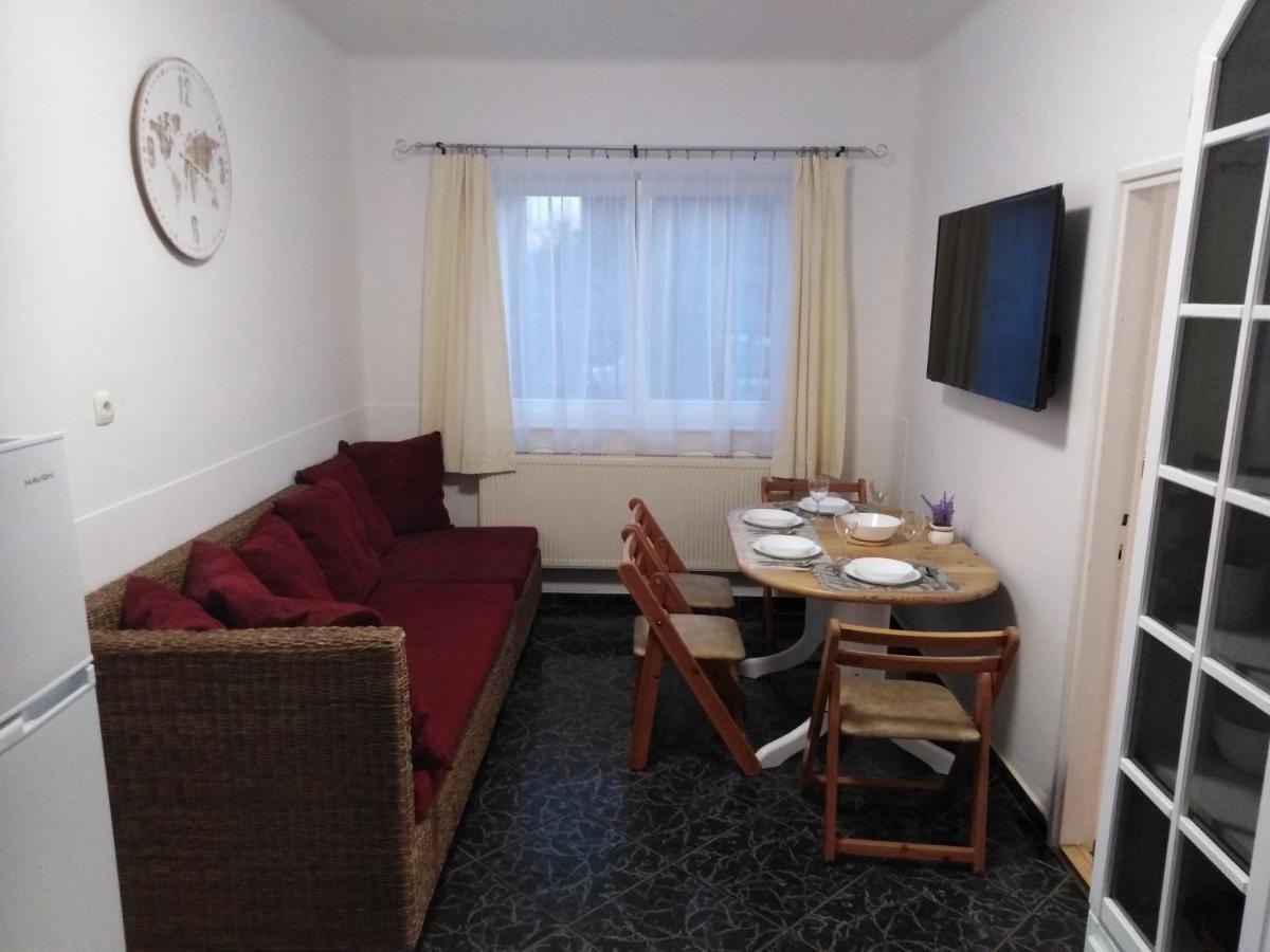 Arinza Apartman Mezőkövesd Exterior foto