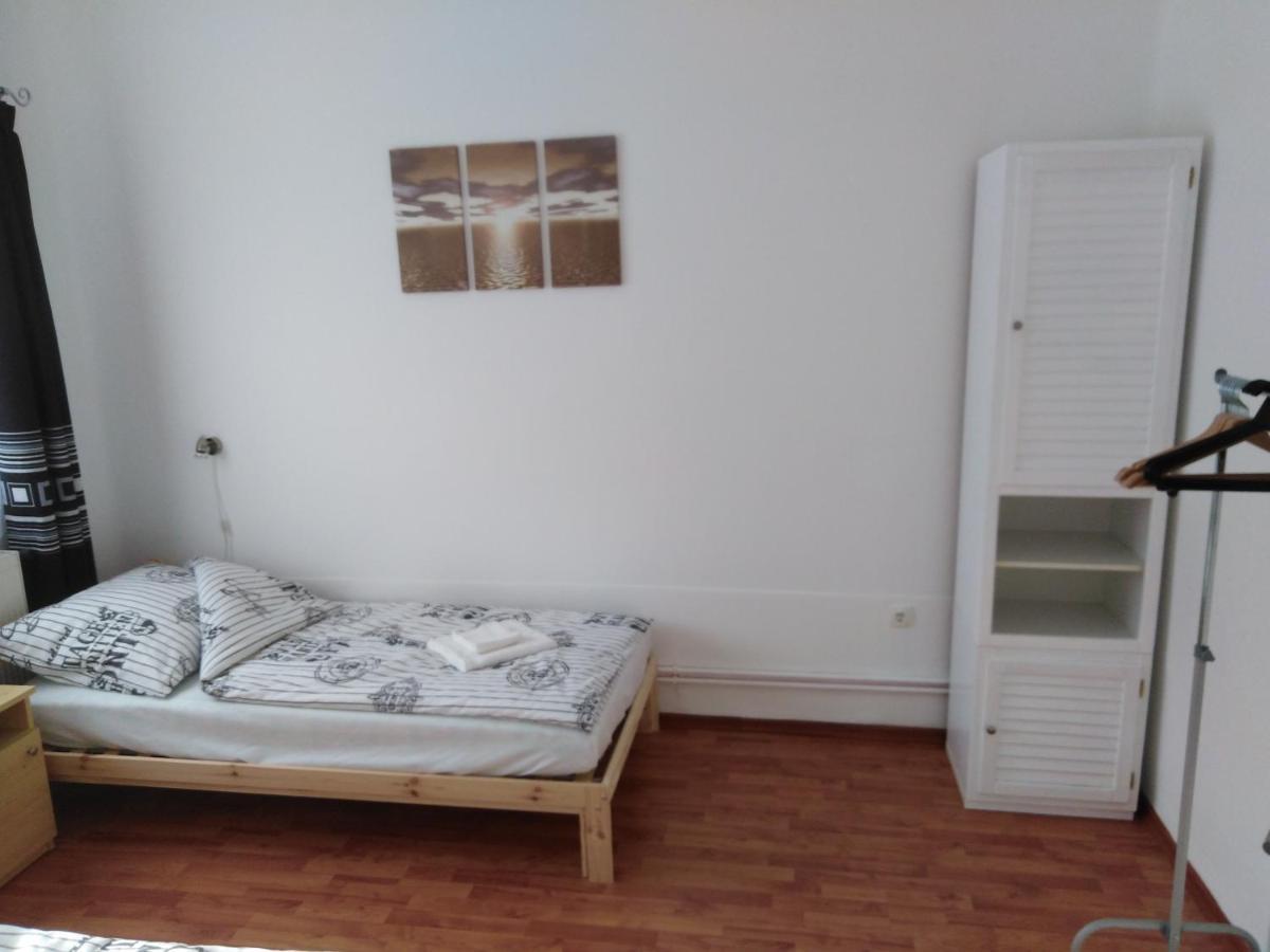 Arinza Apartman Mezőkövesd Exterior foto