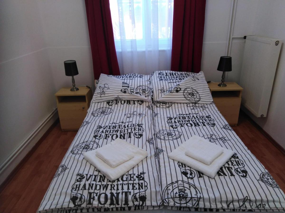 Arinza Apartman Mezőkövesd Exterior foto