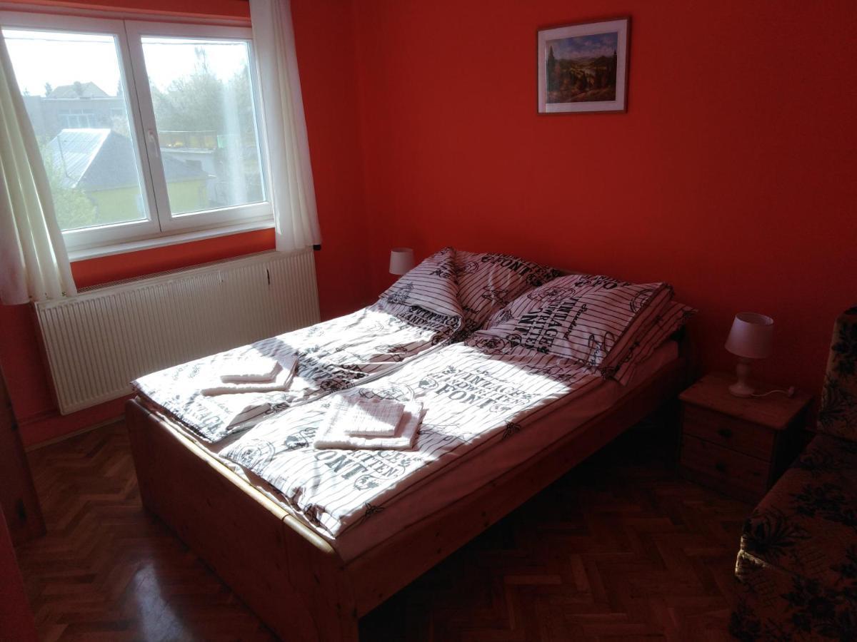 Arinza Apartman Mezőkövesd Exterior foto
