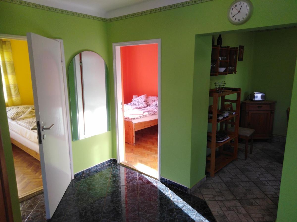 Arinza Apartman Mezőkövesd Exterior foto