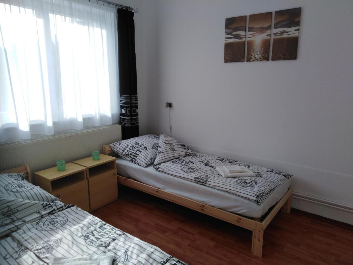 Arinza Apartman Mezőkövesd Exterior foto