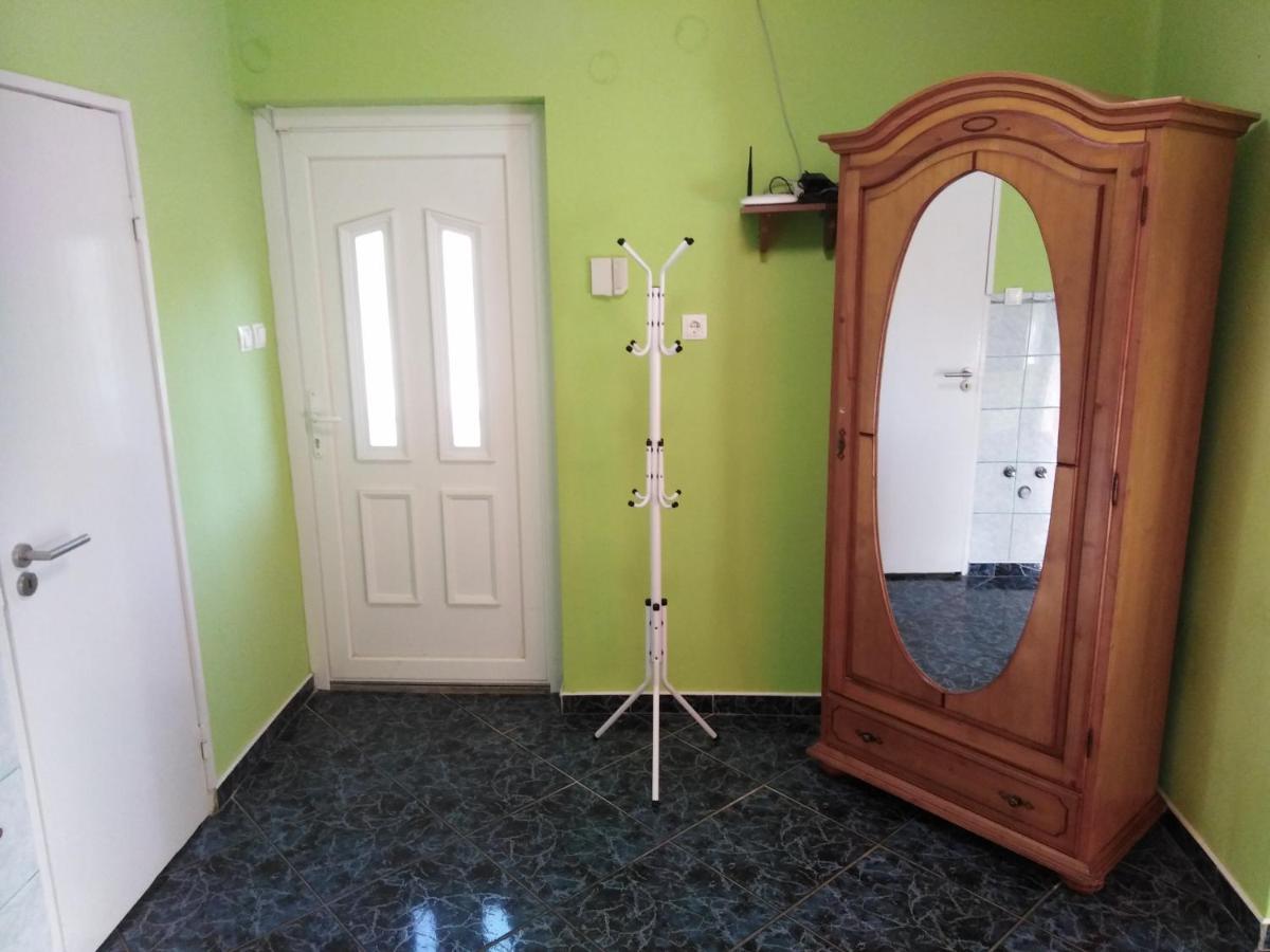 Arinza Apartman Mezőkövesd Exterior foto