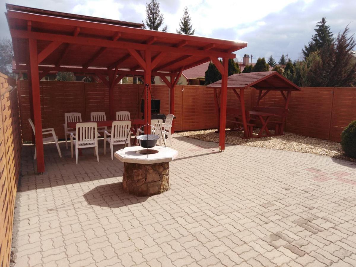 Arinza Apartman Mezőkövesd Exterior foto