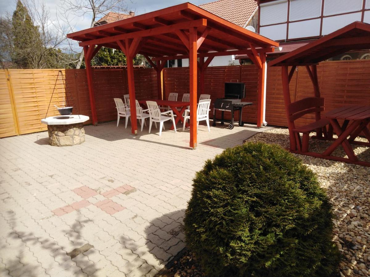 Arinza Apartman Mezőkövesd Exterior foto