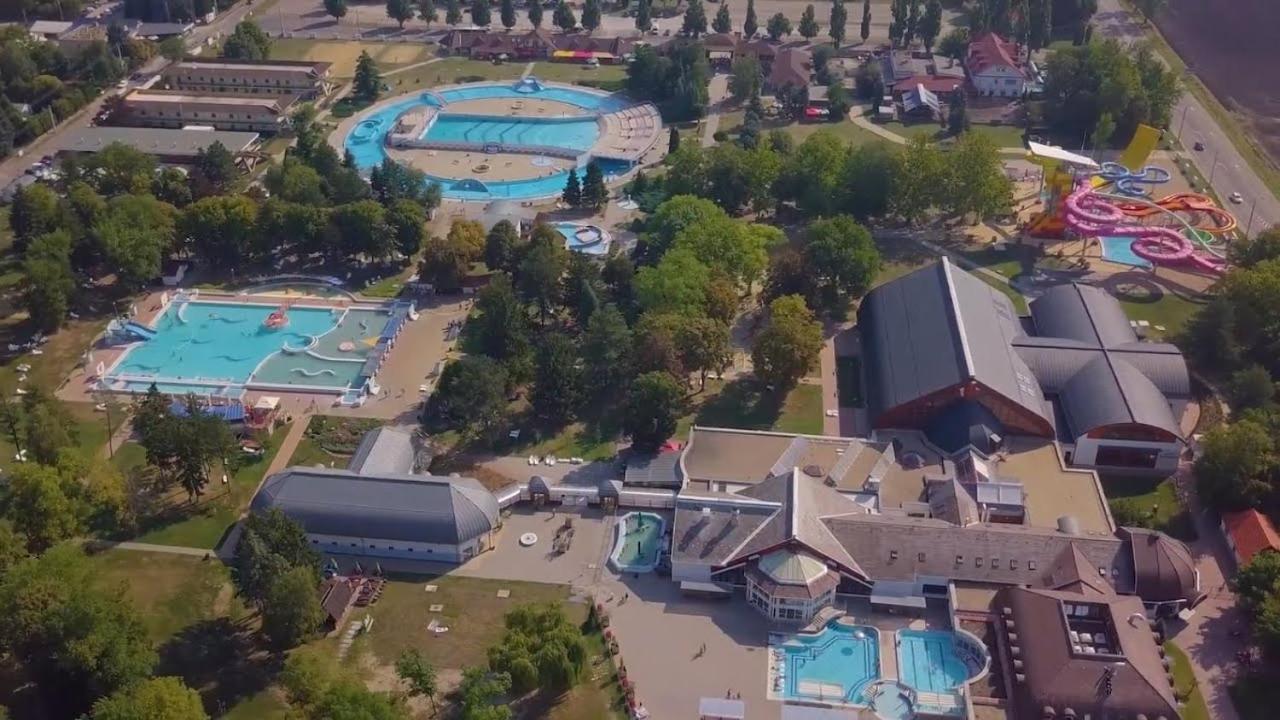 Arinza Apartman Mezőkövesd Exterior foto